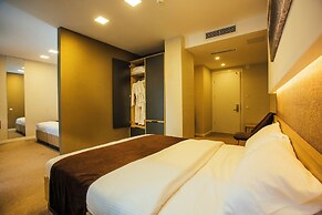 West Hotel Ataman