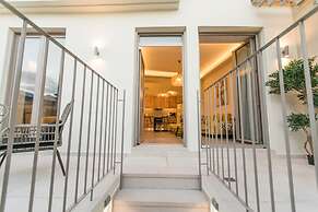 Ekaterini Luxury House