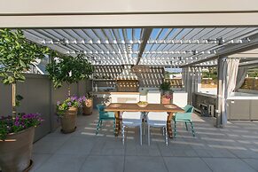 Ekaterini Luxury House