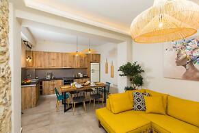 Ekaterini Luxury House