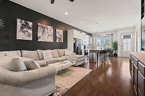 Luxury Home Fire Pit Mini Bar Downtown Nashville