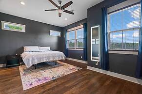 Luxury Home Fire Pit Mini Bar Downtown Nashville