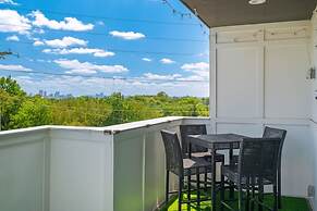 Luxury Home Fire Pit Mini Bar Downtown Nashville