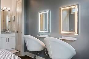 Luxury Home Fire Pit Mini Bar Downtown Nashville