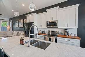 Luxury Home Fire Pit Mini Bar Downtown Nashville