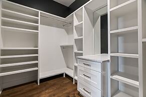 Luxury Home Fire Pit Mini Bar Downtown Nashville