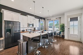 Luxury Home Fire Pit Mini Bar Downtown Nashville