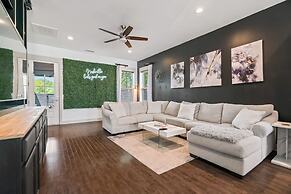 Luxury Home Fire Pit Mini Bar Downtown Nashville