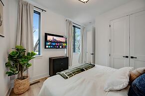 Luxury Hot tub Rooftop Deck Game Room Nashville