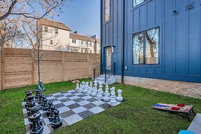 Luxury Hot tub Rooftop Deck Game Room Nashville