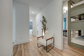 Luxury Hot tub Rooftop Deck Game Room Nashville