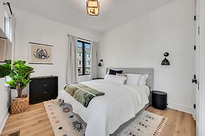 Hot Tub Game Room Rooftop Downtown Nashville