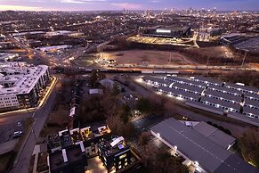Hot Tub Game Room Rooftop Downtown Nashville