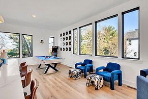 Hot Tub Game Room Rooftop Downtown Nashville