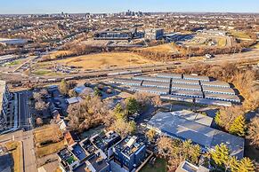 Hot Tub Game Room Rooftop Downtown Nashville