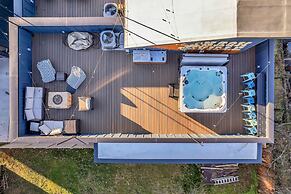 Hot Tub Game Room Rooftop Downtown Nashville