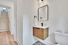 Hot Tub Game Room Rooftop Downtown Nashville