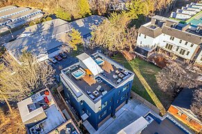 Hot Tub Game Room Rooftop Downtown Nashville