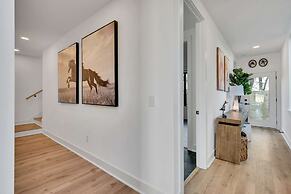 Hot Tub Game Room Rooftop Downtown Nashville