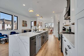 Hot Tub Game Room Rooftop Downtown Nashville