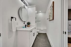 Hot Tub Game Room Rooftop Downtown Nashville