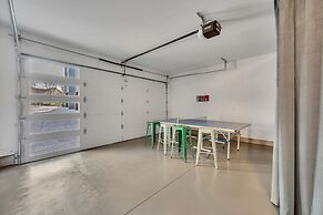 Hot Tub Game Room Rooftop Downtown Nashville