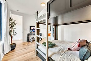 Hot Tub Game Room Rooftop Downtown Nashville