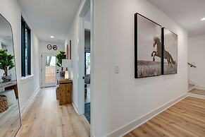 Twin Homes Hot Tub Rooftop Game Zone at Nashville