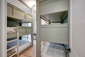 Twin Homes Hot Tub Rooftop Game Zone at Nashville