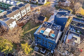 Twin Homes Hot Tub Rooftop Game Zone at Nashville