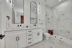 Twin Homes Hot Tub Rooftop Game Zone at Nashville