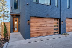 Twin Homes Hot Tub Rooftop Game Zone at Nashville