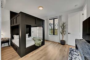 Twin Homes Hot Tub Rooftop Game Zone at Nashville