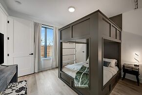 Twin Homes Hot Tub Rooftop Game Zone at Nashville