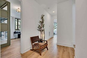 Twin Homes Hot Tub Rooftop Game Zone at Nashville