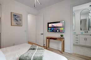 Twin Homes Hot Tub Rooftop Game Zone at Nashville