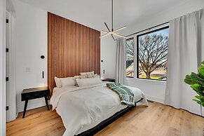 Twin Homes Hot Tub Rooftop Game Zone at Nashville