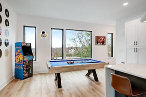 Twin Homes Hot Tub Rooftop Game Zone at Nashville