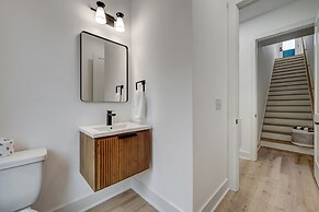 Twin Homes Hot Tub Rooftop Game Zone at Nashville