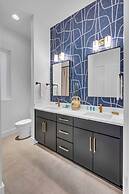 Disco Lounge Double Rooftop Hot Tub Nashville