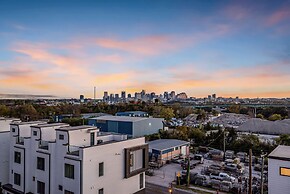 Disco Lounge Double Rooftop Hot Tub Nashville