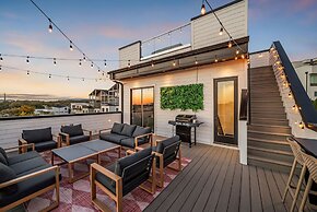 Disco Lounge Double Rooftop Hot Tub Nashville