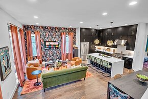 Disco Lounge Double Rooftop Hot Tub Nashville