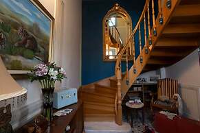 Athena Luxury Suite - Medousia Spa Luxury Escape