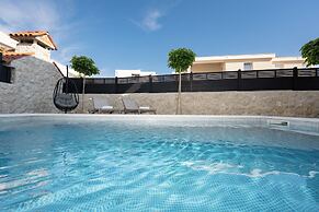 Smash C Apartments for 12- private pool