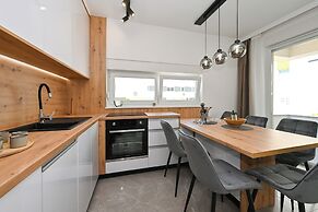 Smash C Apartments for 12- private pool