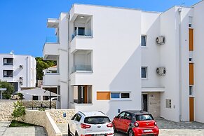 Smash C Apartments for 12- private pool