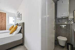 Smash C Apartments for 12- private pool