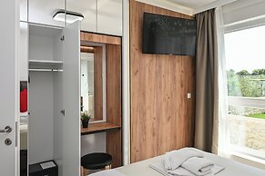 Smash C Apartments for 12- private pool