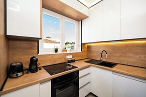 Smash C Apartments for 12- private pool